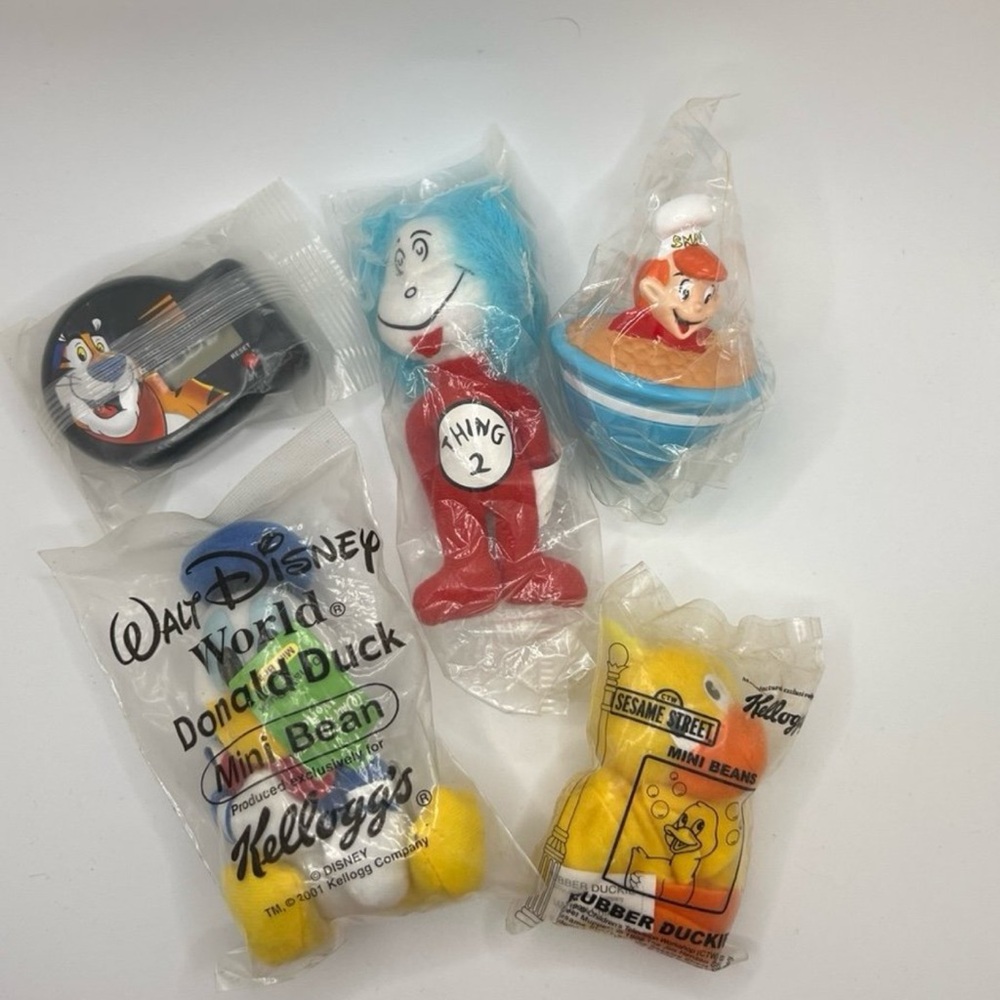 Lot Vintage Kellogg Cereal Toys